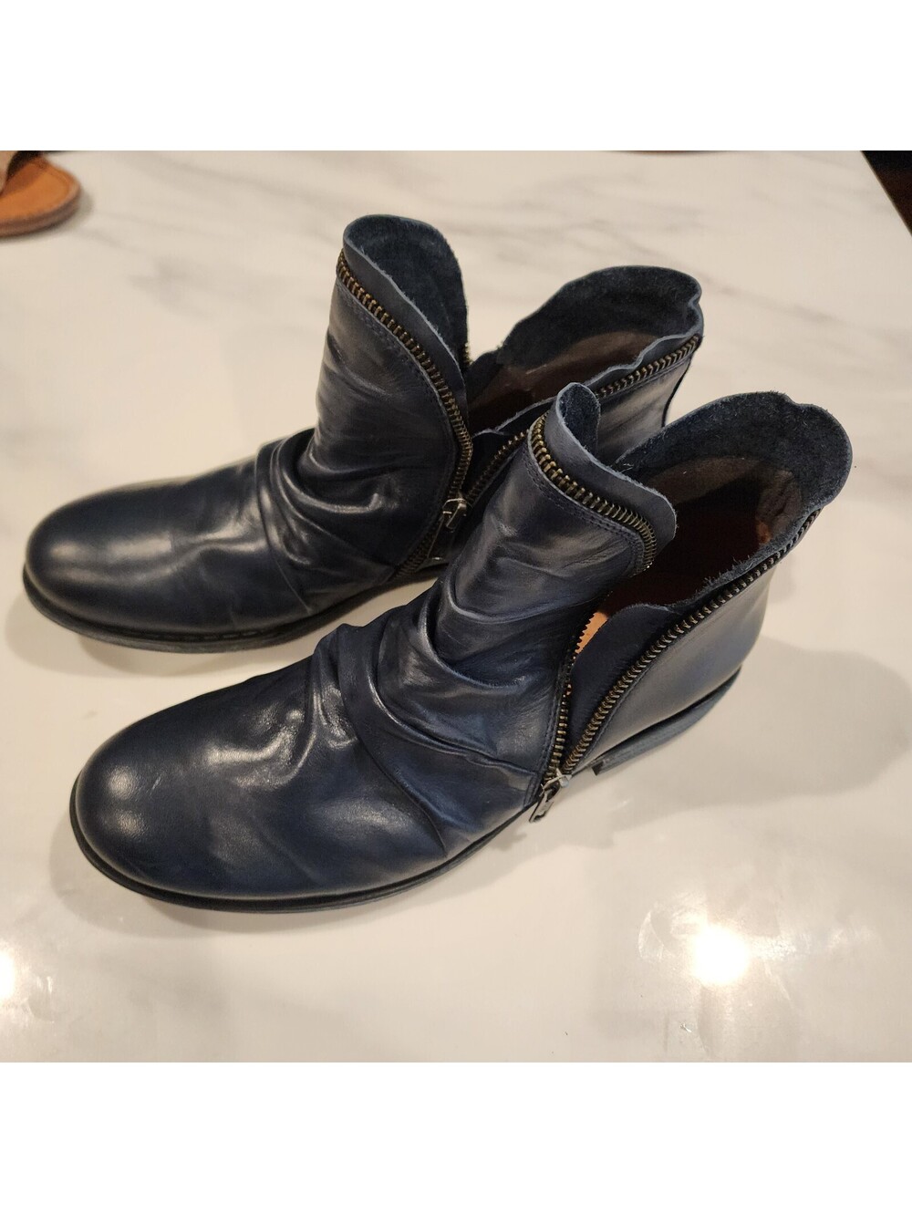 Miz Mooz Women’s Navy Blue Leather Ankle Boots Size 8 – New Without Box